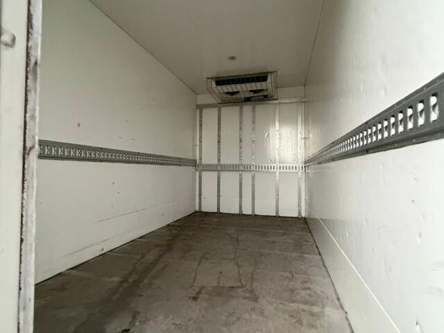 Белый Мерседес Sprinter, объемом двигателя 2.2 л и пробегом 274 тыс. км за 20600 $, фото 22 на Automoto.ua