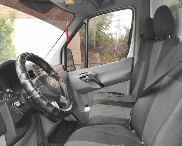 Белый Мерседес Sprinter, объемом двигателя 2.1 л и пробегом 354 тыс. км за 13200 $, фото 6 на Automoto.ua
