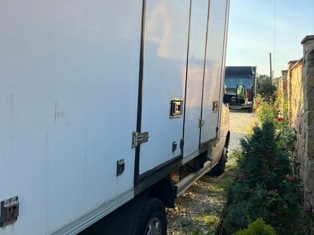 Белый Мерседес Sprinter, объемом двигателя 2.99 л и пробегом 457 тыс. км за 27000 $, фото 3 на Automoto.ua