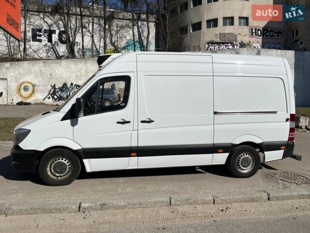 Белый Мерседес Sprinter, объемом двигателя 2.1 л и пробегом 371 тыс. км за 16300 $, фото 2 на Automoto.ua