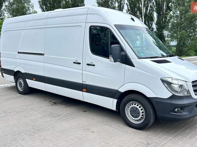 Белый Мерседес Sprinter, объемом двигателя 3 л и пробегом 307 тыс. км за 29750 $, фото 2 на Automoto.ua