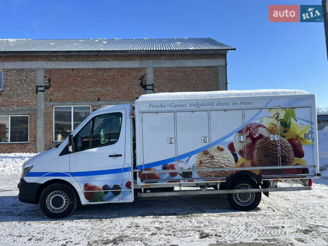 Белый Мерседес Sprinter, объемом двигателя 2.2 л и пробегом 302 тыс. км за 22300 $, фото 4 на Automoto.ua