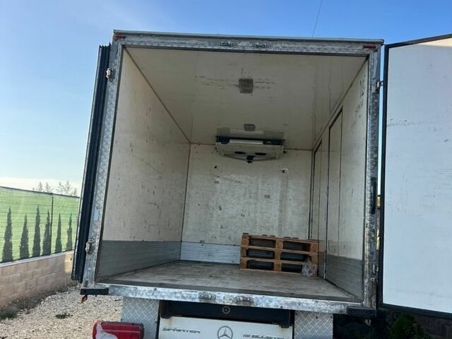 Белый Мерседес Sprinter, объемом двигателя 2.99 л и пробегом 457 тыс. км за 27000 $, фото 5 на Automoto.ua