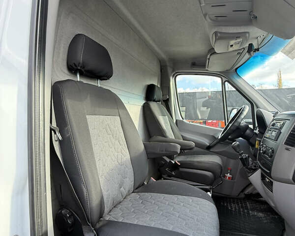 Белый Мерседес Sprinter, объемом двигателя 2.14 л и пробегом 359 тыс. км за 18700 $, фото 19 на Automoto.ua