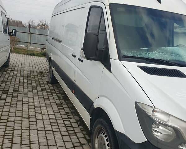 Белый Мерседес Sprinter, объемом двигателя 3 л и пробегом 228 тыс. км за 26900 $, фото 2 на Automoto.ua