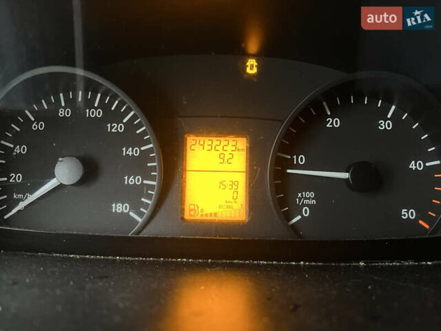 Білий Мерседес Sprinter, об'ємом двигуна 2.15 л та пробігом 243 тис. км за 17500 $, фото 21 на Automoto.ua