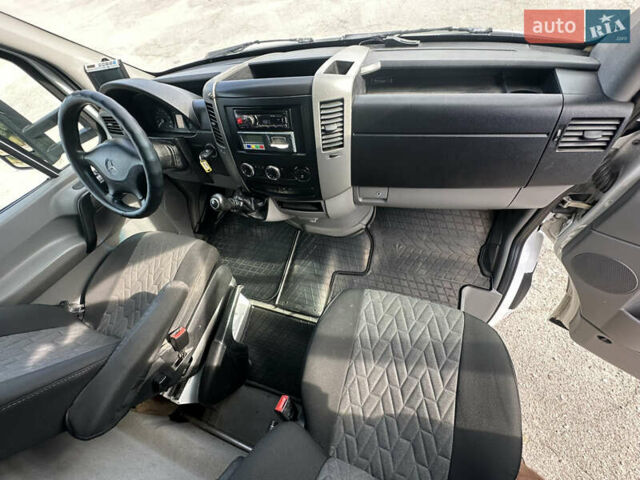 Білий Мерседес Sprinter, об'ємом двигуна 2.2 л та пробігом 359 тис. км за 21500 $, фото 17 на Automoto.ua
