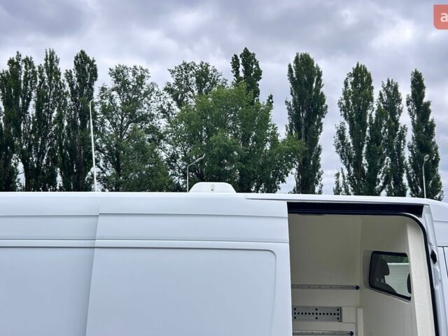 Белый Мерседес Sprinter, объемом двигателя 3 л и пробегом 307 тыс. км за 29750 $, фото 14 на Automoto.ua