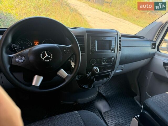 Белый Мерседес Sprinter, объемом двигателя 0 л и пробегом 353 тыс. км за 15900 $, фото 8 на Automoto.ua