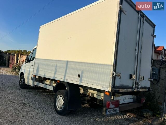 Белый Мерседес Sprinter, объемом двигателя 2.99 л и пробегом 457 тыс. км за 27000 $, фото 4 на Automoto.ua