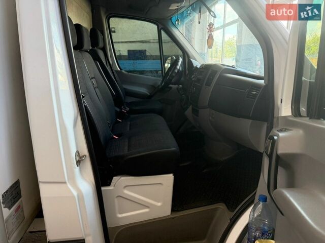 Белый Мерседес Sprinter, объемом двигателя 2.14 л и пробегом 250 тыс. км за 20500 $, фото 6 на Automoto.ua