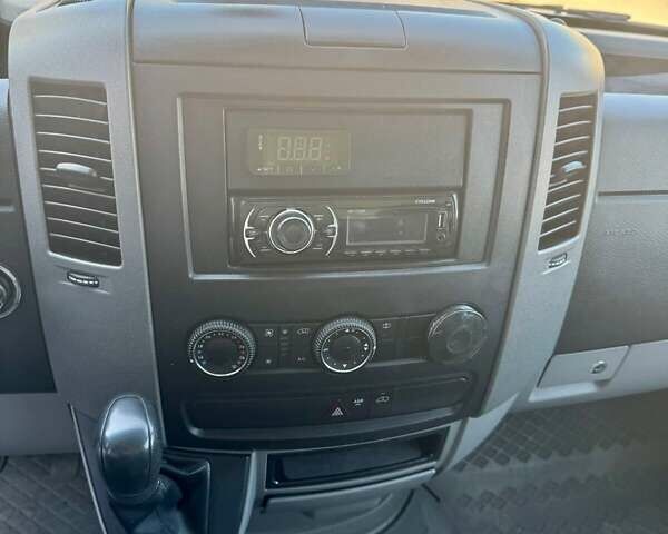 Белый Мерседес Sprinter, объемом двигателя 2.1 л и пробегом 308 тыс. км за 20999 $, фото 12 на Automoto.ua