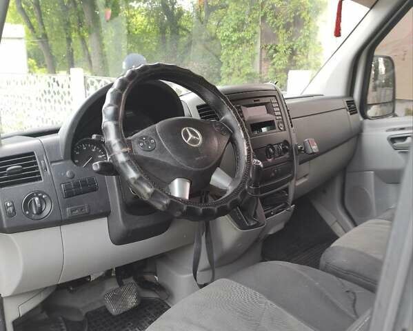 Белый Мерседес Sprinter, объемом двигателя 2.1 л и пробегом 354 тыс. км за 13200 $, фото 5 на Automoto.ua