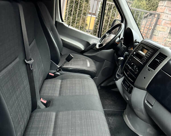 Белый Мерседес Sprinter, объемом двигателя 2.14 л и пробегом 260 тыс. км за 17000 $, фото 7 на Automoto.ua