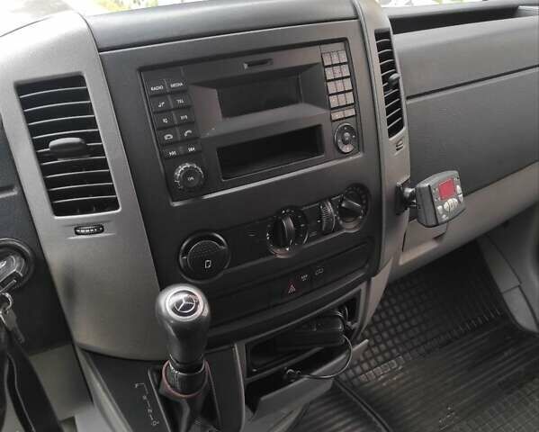 Белый Мерседес Sprinter, объемом двигателя 2.1 л и пробегом 354 тыс. км за 13200 $, фото 7 на Automoto.ua