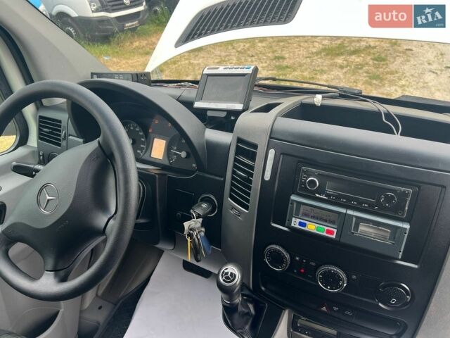 Білий Мерседес Sprinter, об'ємом двигуна 2.2 л та пробігом 183 тис. км за 32000 $, фото 6 на Automoto.ua