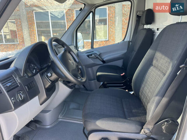 Белый Мерседес Sprinter, объемом двигателя 2.2 л и пробегом 302 тыс. км за 22300 $, фото 8 на Automoto.ua