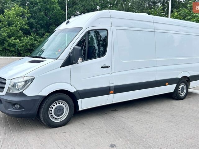 Белый Мерседес Sprinter, объемом двигателя 3 л и пробегом 307 тыс. км за 29750 $, фото 1 на Automoto.ua