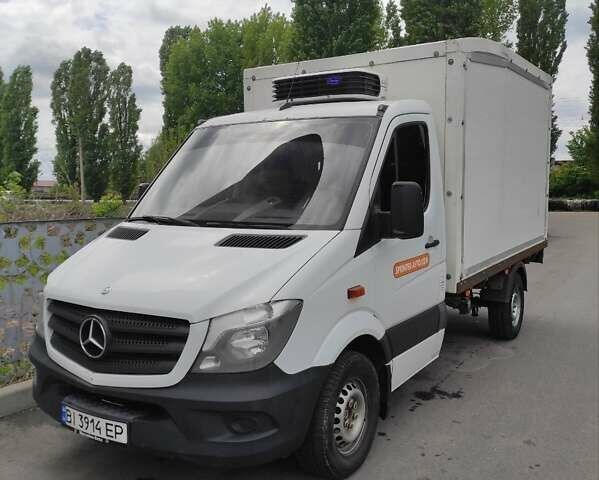 Белый Мерседес Sprinter, объемом двигателя 2.1 л и пробегом 354 тыс. км за 13200 $, фото 2 на Automoto.ua