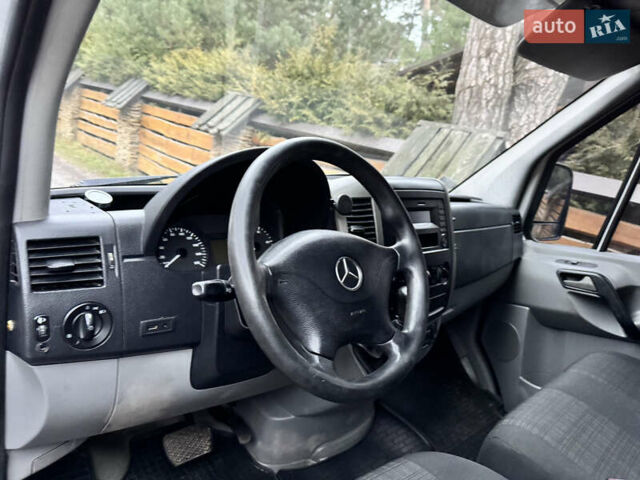 Белый Мерседес Sprinter, объемом двигателя 2.14 л и пробегом 260 тыс. км за 17000 $, фото 11 на Automoto.ua