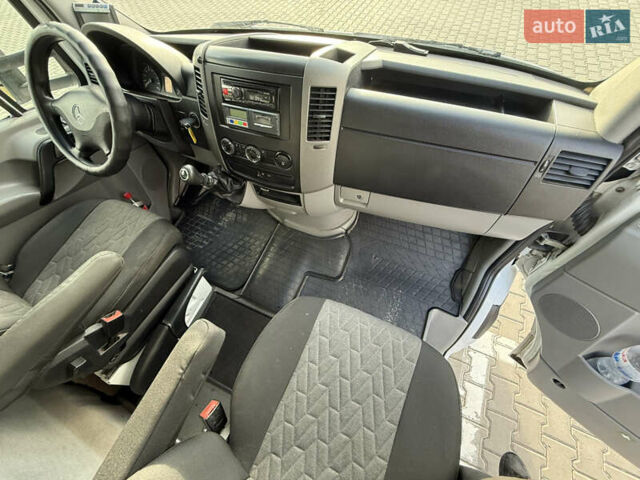 Белый Мерседес Sprinter, объемом двигателя 2.14 л и пробегом 359 тыс. км за 18700 $, фото 18 на Automoto.ua