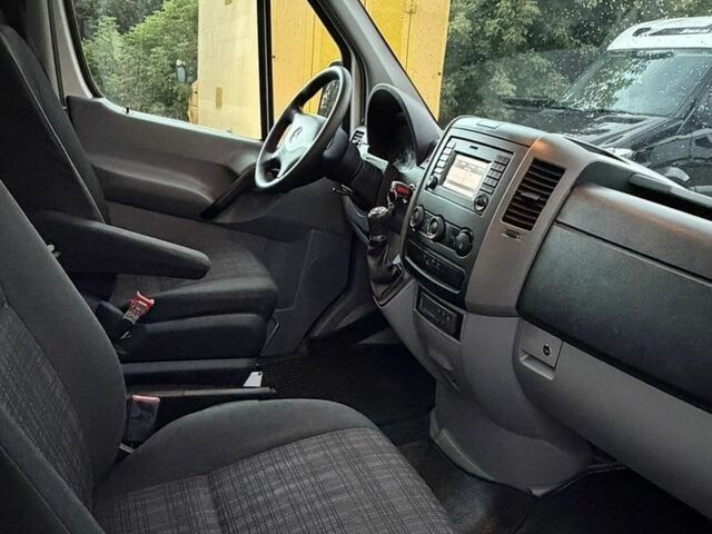 Белый Мерседес Sprinter, объемом двигателя 2.2 л и пробегом 274 тыс. км за 19999 $, фото 16 на Automoto.ua