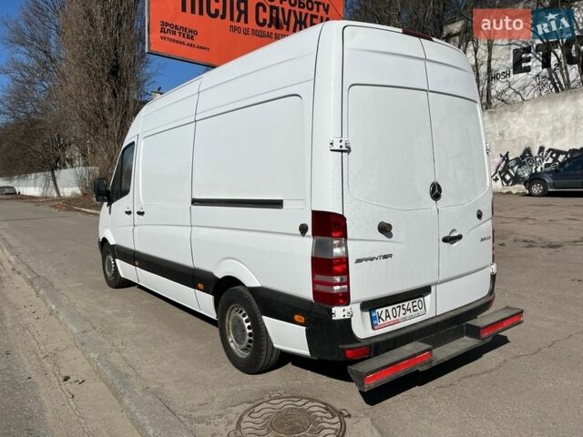 Белый Мерседес Sprinter, объемом двигателя 2.1 л и пробегом 371 тыс. км за 16300 $, фото 3 на Automoto.ua