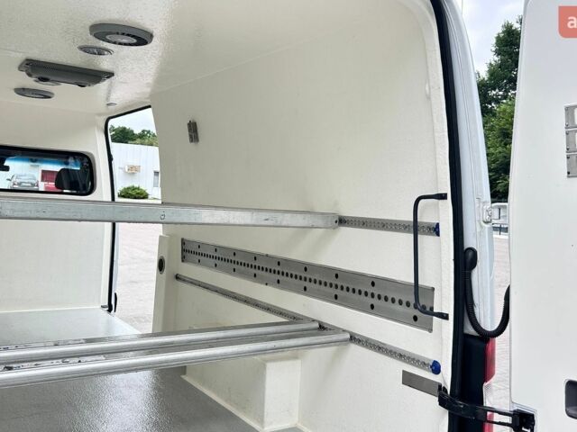Белый Мерседес Sprinter, объемом двигателя 3 л и пробегом 307 тыс. км за 29750 $, фото 44 на Automoto.ua