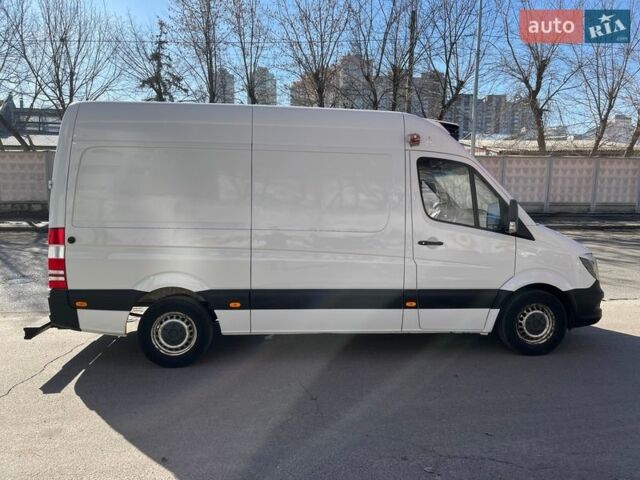 Белый Мерседес Sprinter, объемом двигателя 2.1 л и пробегом 371 тыс. км за 18300 $, фото 6 на Automoto.ua