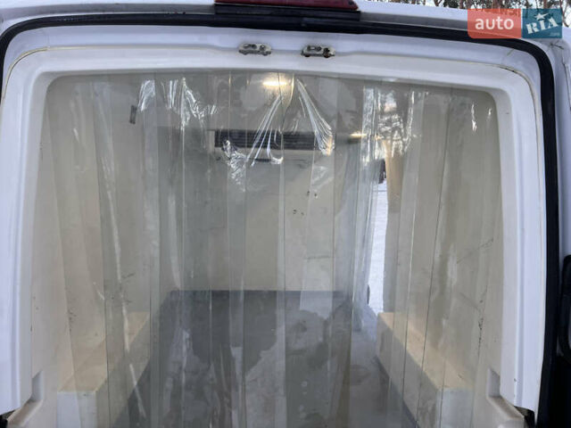 Білий Мерседес Sprinter, об'ємом двигуна 2.15 л та пробігом 243 тис. км за 17500 $, фото 2 на Automoto.ua