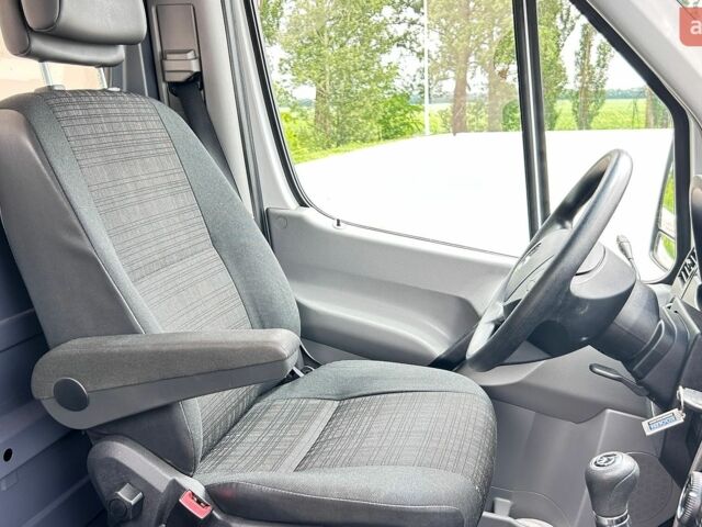 Белый Мерседес Sprinter, объемом двигателя 3 л и пробегом 307 тыс. км за 29750 $, фото 50 на Automoto.ua