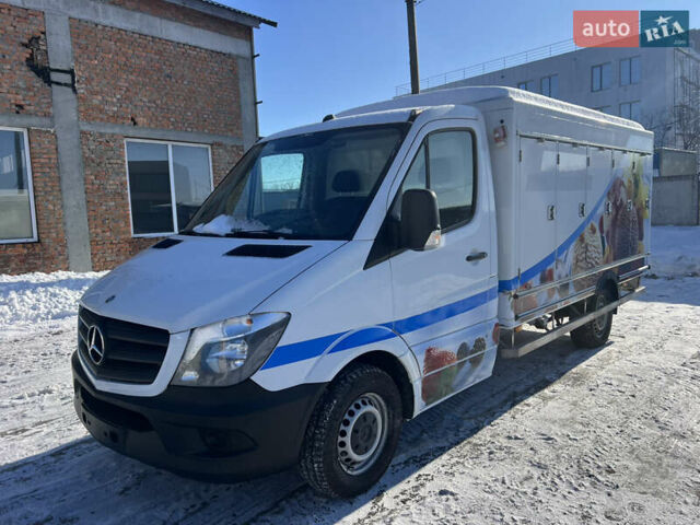Белый Мерседес Sprinter, объемом двигателя 2.2 л и пробегом 302 тыс. км за 22300 $, фото 2 на Automoto.ua