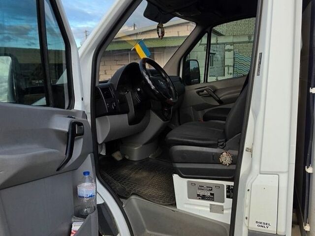 Белый Мерседес Sprinter, объемом двигателя 2.14 л и пробегом 237 тыс. км за 20500 $, фото 3 на Automoto.ua