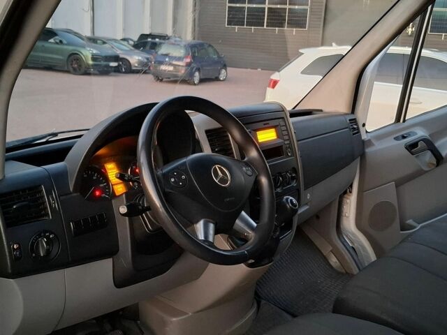 Білий Мерседес Sprinter, об'ємом двигуна 2.14 л та пробігом 250 тис. км за 14000 $, фото 21 на Automoto.ua
