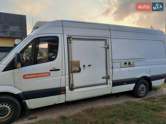 Белый Мерседес Sprinter, объемом двигателя 2.2 л и пробегом 300 тыс. км за 14000 $, фото 2 на Automoto.ua