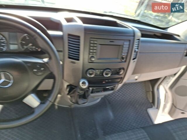 Белый Мерседес Sprinter, объемом двигателя 3 л и пробегом 312 тыс. км за 28900 $, фото 15 на Automoto.ua