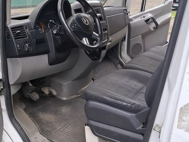 Білий Мерседес Sprinter, об'ємом двигуна 2.14 л та пробігом 250 тис. км за 14000 $, фото 11 на Automoto.ua
