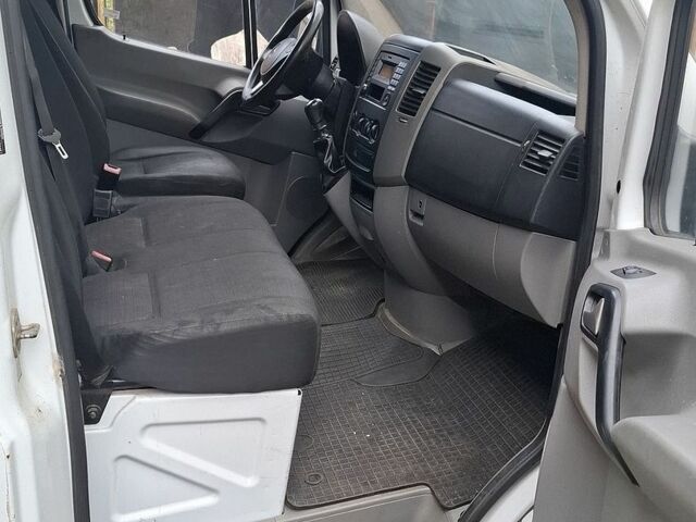Білий Мерседес Sprinter, об'ємом двигуна 2.14 л та пробігом 250 тис. км за 14000 $, фото 12 на Automoto.ua