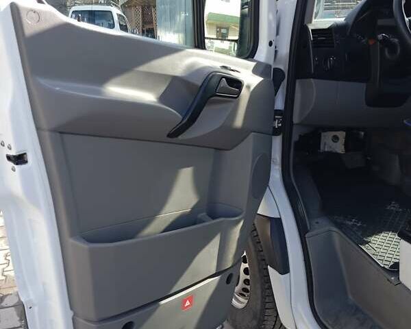 Белый Мерседес Sprinter, объемом двигателя 2.14 л и пробегом 650 тыс. км за 15000 $, фото 11 на Automoto.ua