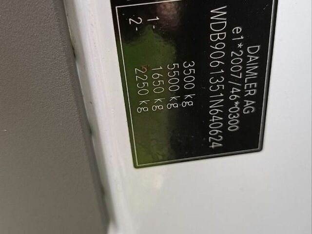 Белый Мерседес Sprinter, объемом двигателя 2.2 л и пробегом 200 тыс. км за 18750 $, фото 1 на Automoto.ua