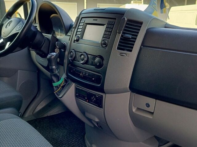 Білий Мерседес Sprinter, об'ємом двигуна 2.99 л та пробігом 360 тис. км за 32900 $, фото 12 на Automoto.ua