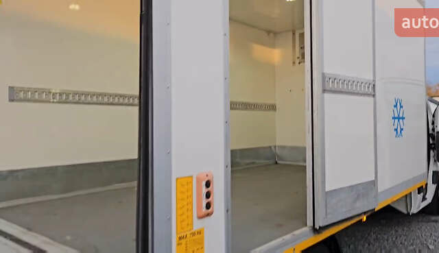 Белый Мерседес Sprinter, объемом двигателя 2.14 л и пробегом 195 тыс. км за 22600 $, фото 9 на Automoto.ua