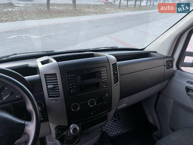 Белый Мерседес Sprinter, объемом двигателя 3 л и пробегом 200 тыс. км за 22000 $, фото 18 на Automoto.ua