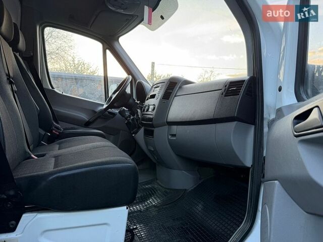 Белый Мерседес Sprinter, объемом двигателя 2.2 л и пробегом 215 тыс. км за 18800 $, фото 51 на Automoto.ua