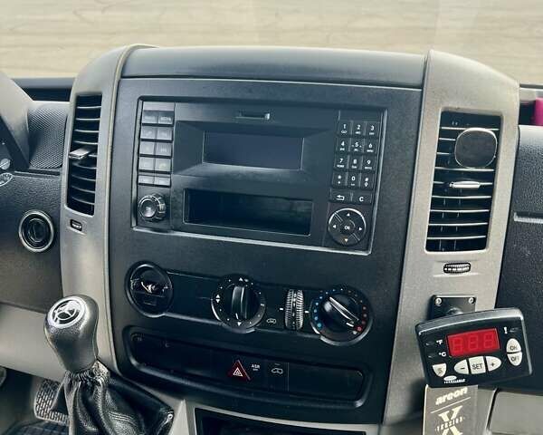 Білий Мерседес Sprinter, об'ємом двигуна 2.14 л та пробігом 412 тис. км за 17400 $, фото 6 на Automoto.ua