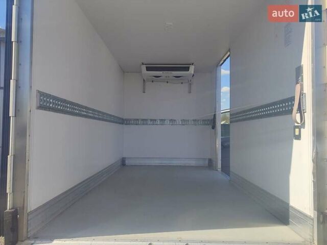 Белый Мерседес Sprinter, объемом двигателя 3 л и пробегом 255 тыс. км за 29900 $, фото 18 на Automoto.ua