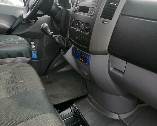 Белый Мерседес Sprinter, объемом двигателя 2.1 л и пробегом 259 тыс. км за 16500 $, фото 17 на Automoto.ua