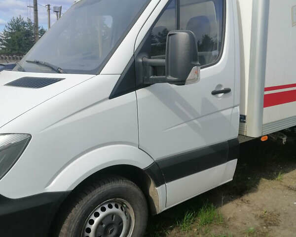 Белый Мерседес Sprinter, объемом двигателя 2.1 л и пробегом 259 тыс. км за 16500 $, фото 2 на Automoto.ua
