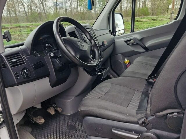 Белый Мерседес Sprinter, объемом двигателя 2.1 л и пробегом 398 тыс. км за 20000 $, фото 4 на Automoto.ua