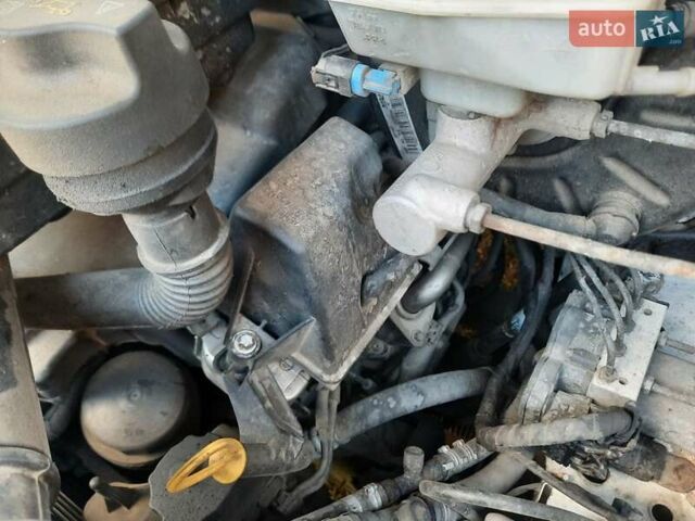Белый Мерседес Sprinter, объемом двигателя 2.2 л и пробегом 300 тыс. км за 14000 $, фото 22 на Automoto.ua
